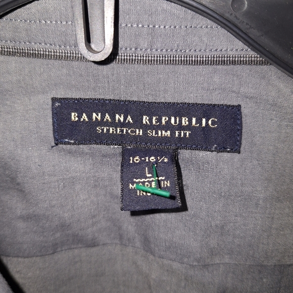 A Banana Republic men's long sleeve button-down shirt in a size large. EUC - Picture 2 of 7